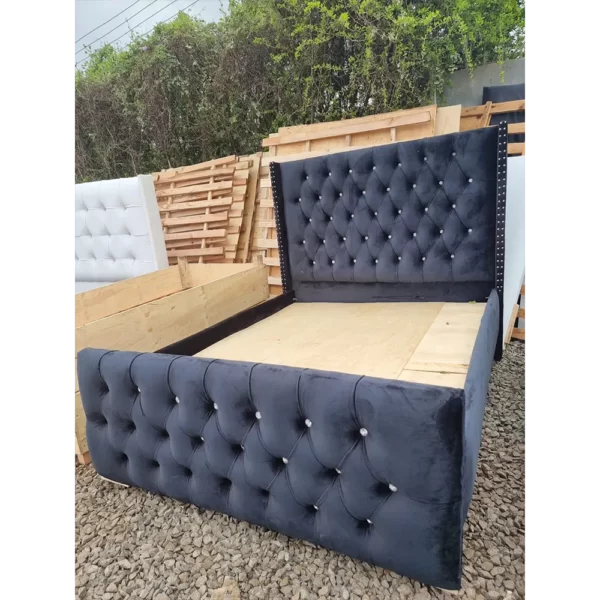 classic 5 by 6 black Chester bed