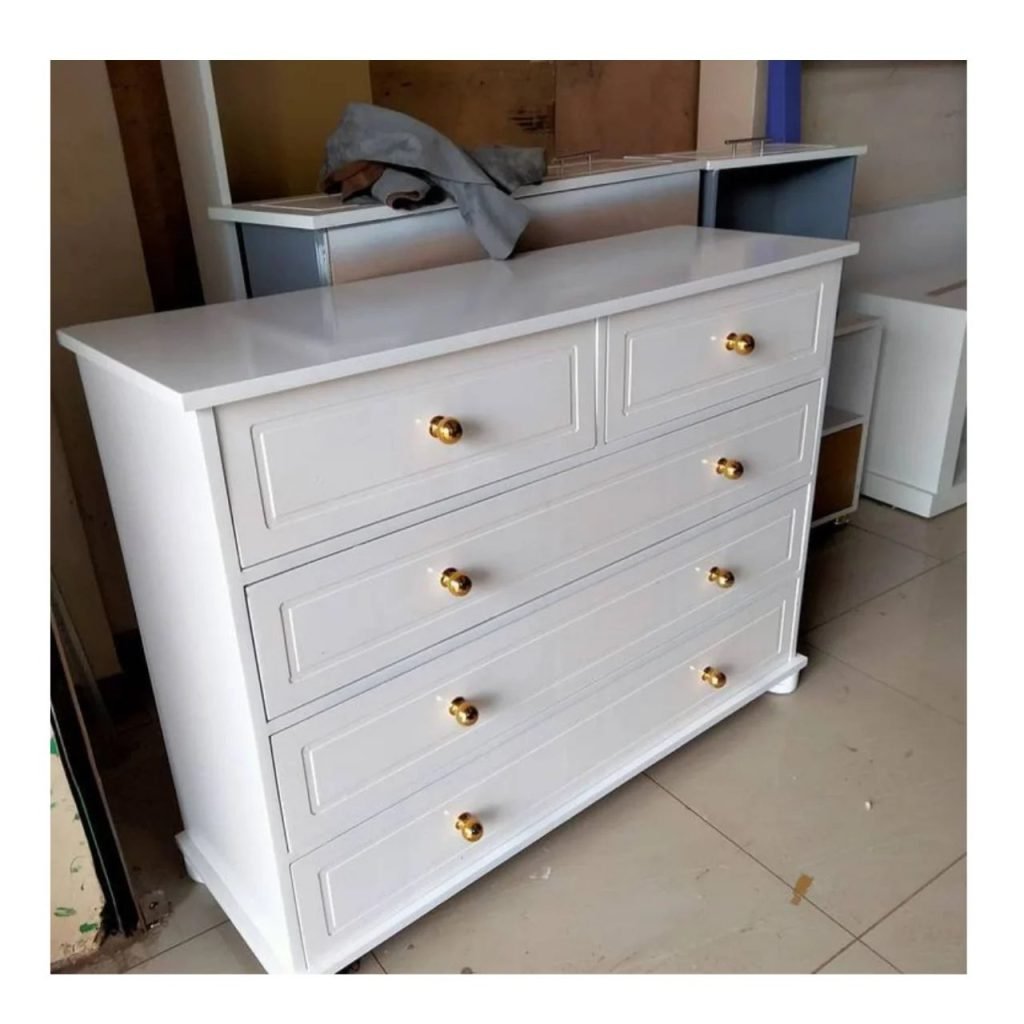 White Chest of drawers (4 by 3.5 feet) Liberty Furniture