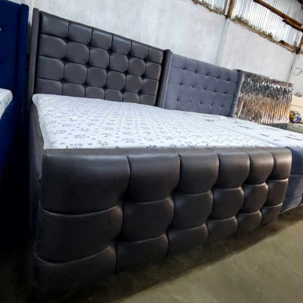 Beverly 5 by 6 chester bed with a mattress